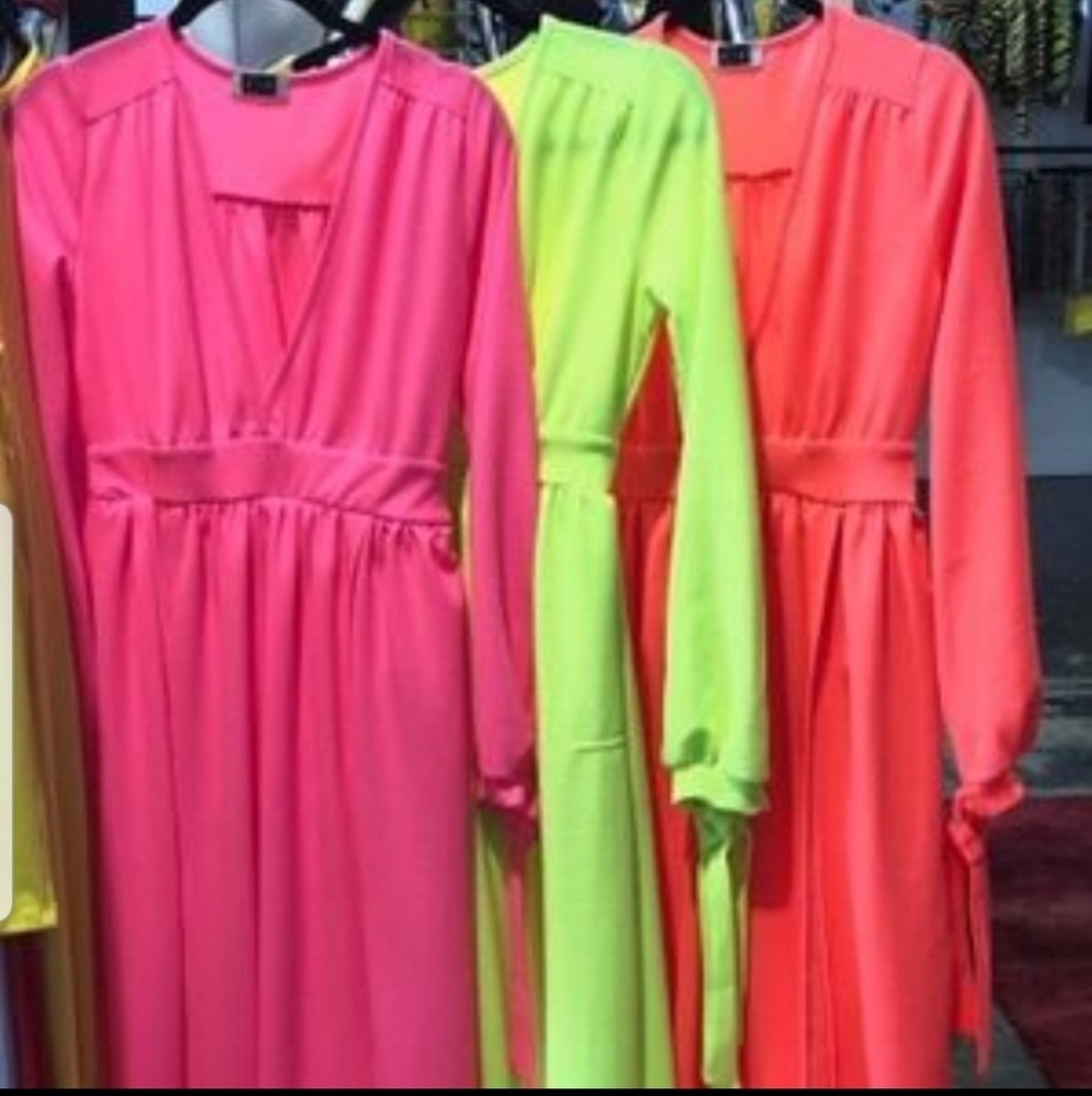 🎉HOST PICK 🎉High Split V Neck Bodysuit Maxi Dr - Picture 3 of 9